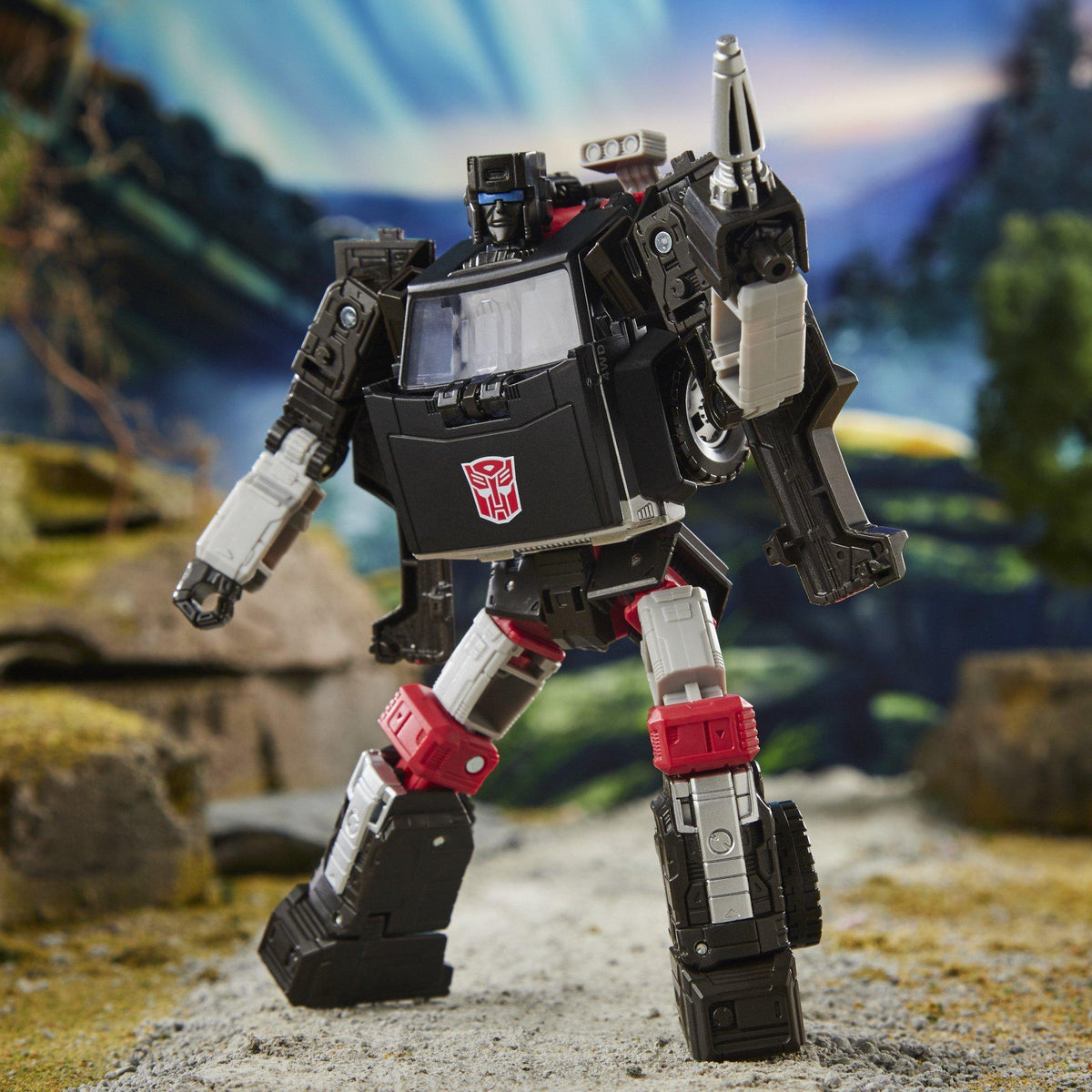 Transformers Generations War for Cybertron Deluxe WFC-E34 Trailbreaker