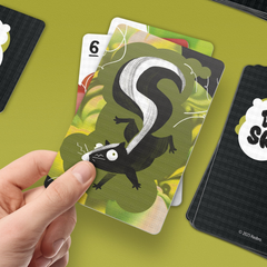 Dump the Skunk! Family Card Game